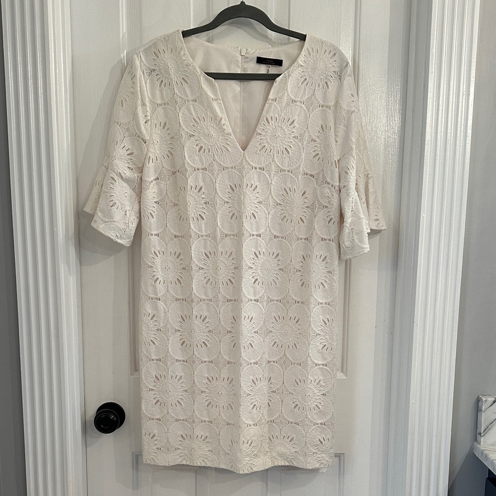 EUC Trina Turk Cream Floral Lace V-Neck Dress